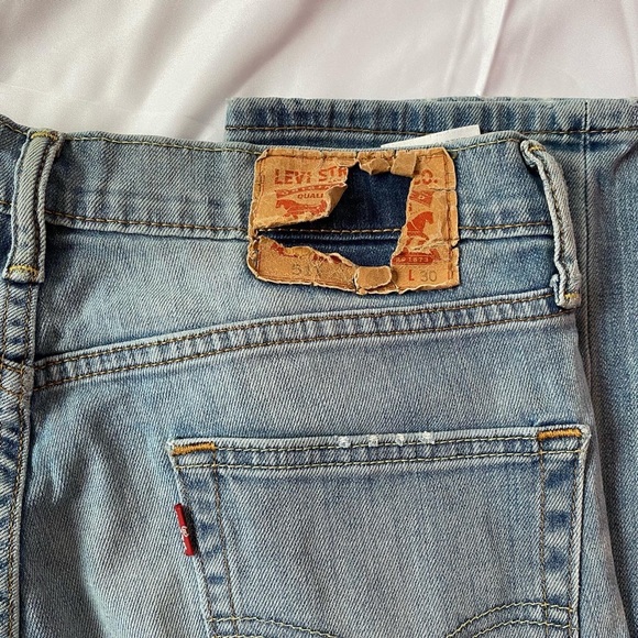 VINTAGE LOWRISE LEVIS! - Picture 6 of 6
